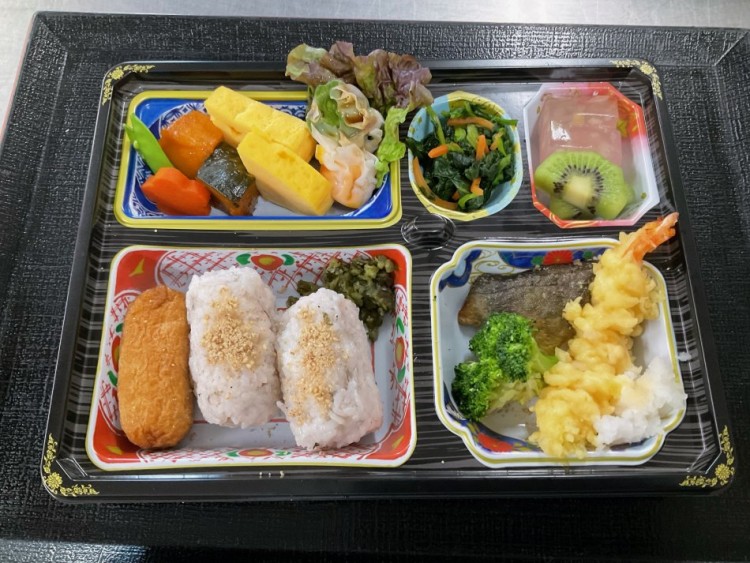 行楽弁当　並食